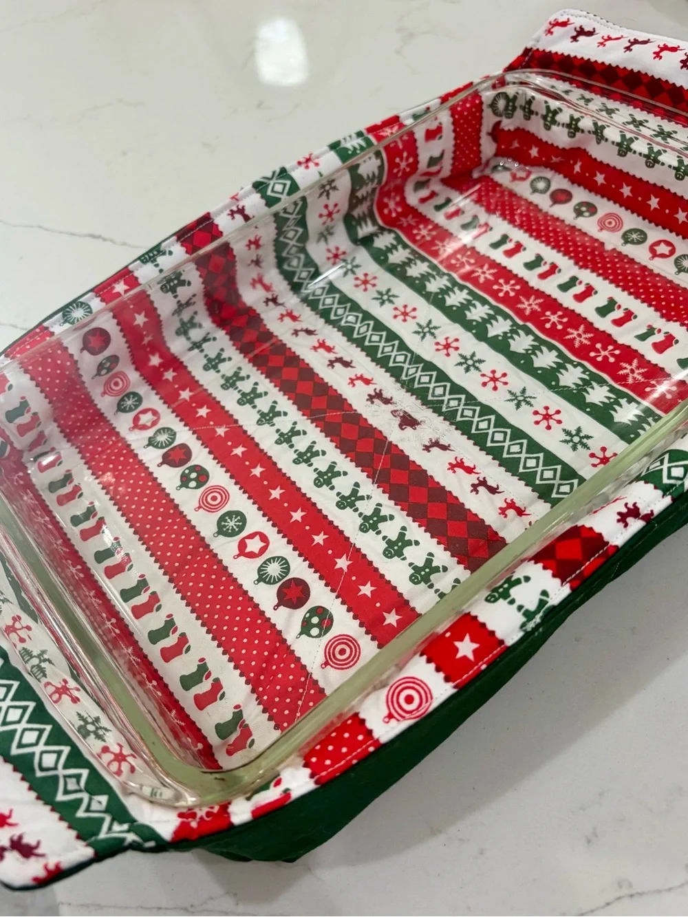 Holiday Baking Dish Cozy with Festive Red & Green Kitchen Linen
